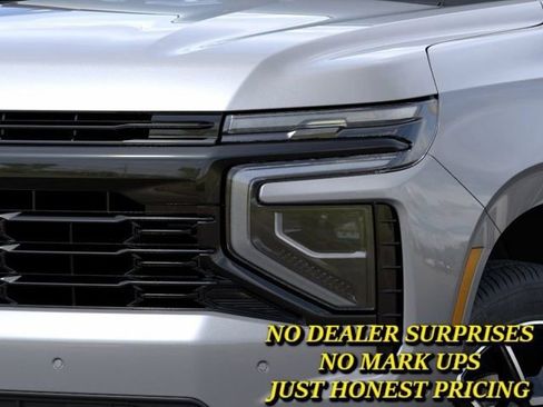 New 2026 Chevrolet Suburban RST AWD/4WD image 3