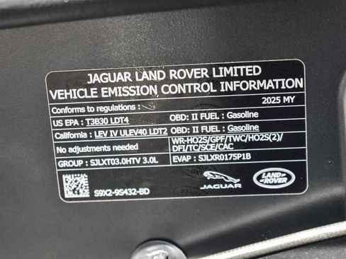 Used 2025 Land Rover Range Rover SE image 29