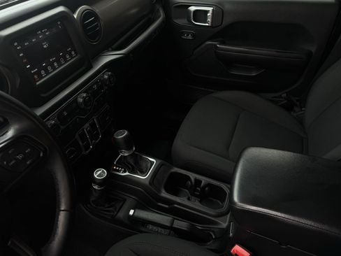 Used 2020 Jeep Wrangler Unlimited Sport S image 19