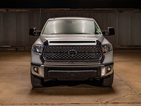 Used 2019 Toyota Tundra SR5 w/ SR5 Upgrade Package AWD/4WD image 2