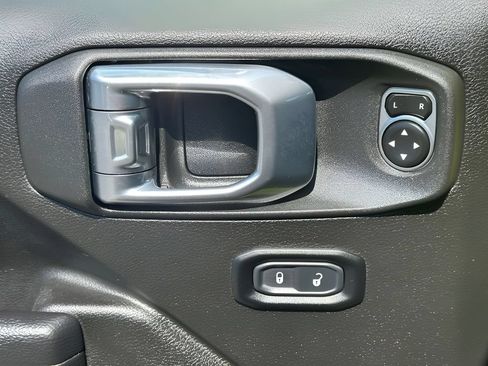 Used 2024 Jeep Wrangler Unlimited w/ Convenience Group AWD/4WD image 13