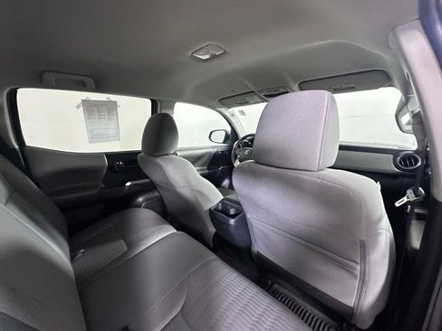 Used 2019 Toyota Tacoma SR5 AWD/4WD image 12
