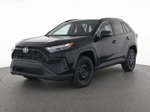 Used 2022 Toyota RAV4 LE AWD/4WD image 1