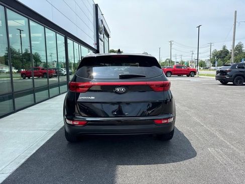 Used 2018 Kia Sportage LX w/ LX Popular Package AWD/4WD image 4