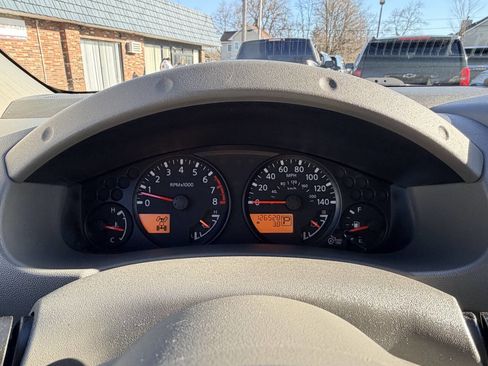 Used 2012 Nissan Frontier SV image 46