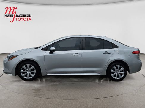 Used 2023 Toyota Corolla LE FWD image 15