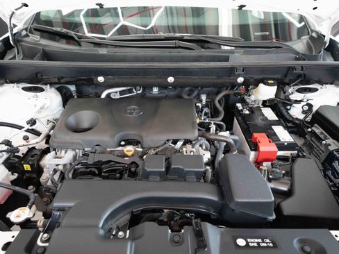 Used 2025 Toyota RAV4 XLE AWD/4WD image 31