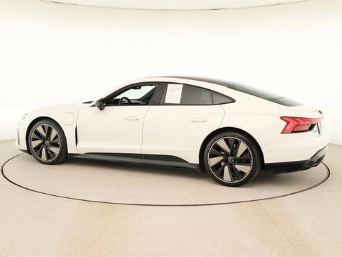 Used 2024 Audi e-tron GT Prestige image 3