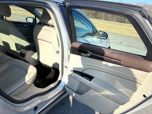 Used 2017 Ford Fusion Platinum image 16