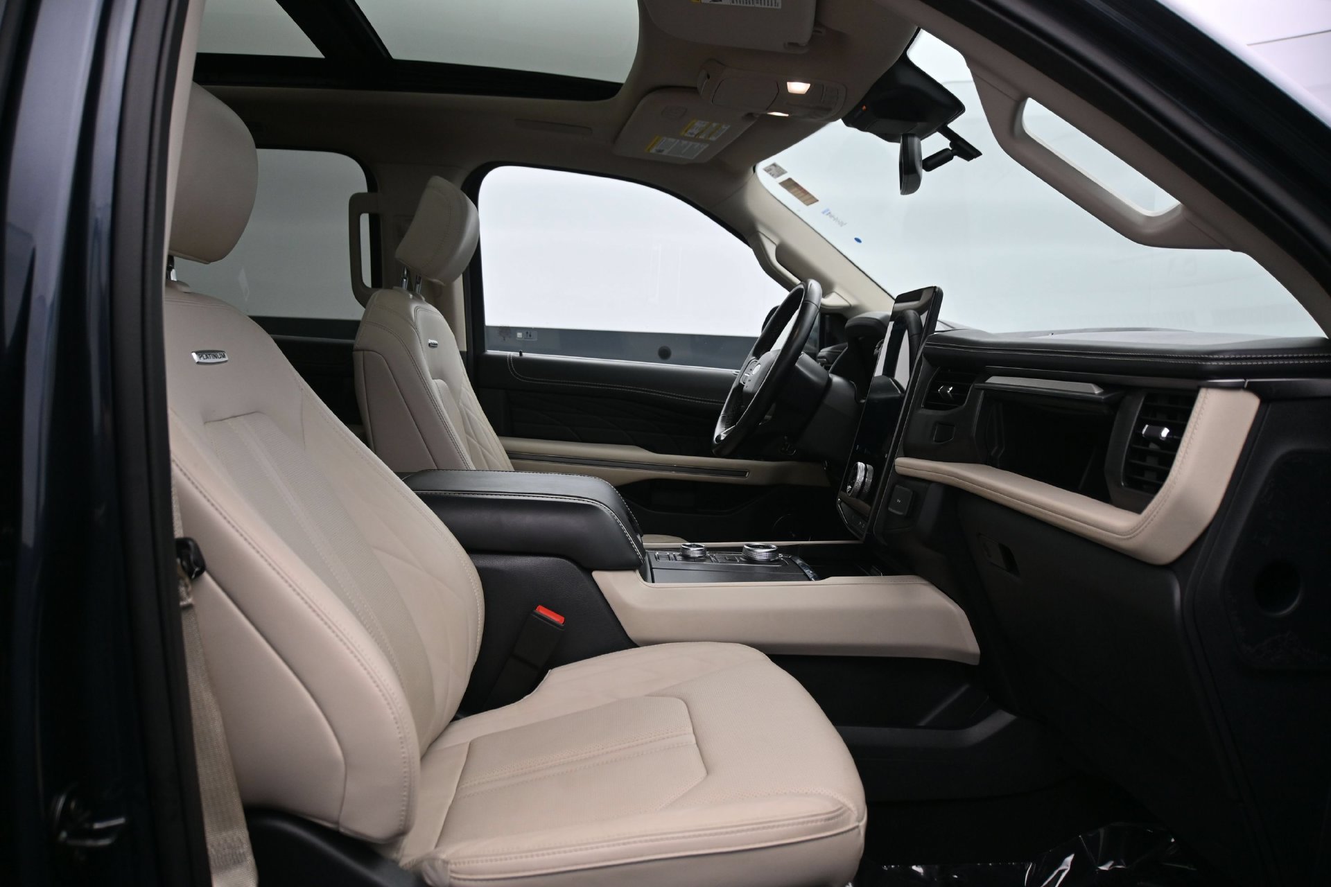 Used 2024 Ford Expedition Max Platinum AWD/4WD image 13