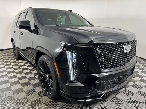 Used 2026 Cadillac Escalade V w/ LPO, ONYX Package AWD/4WD image 8
