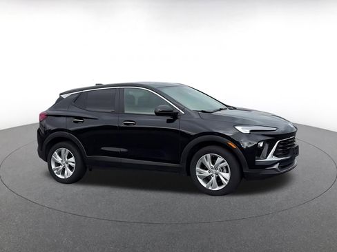 Used 2025 Buick Encore GX Preferred FWD image 2