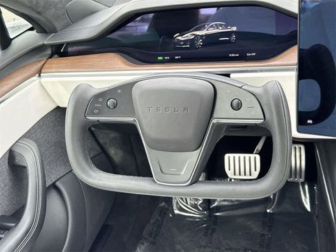 Used 2023 Tesla Model S image 12