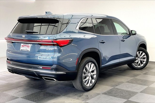 Used 2025 Buick Enclave Preferred AWD/4WD image 13