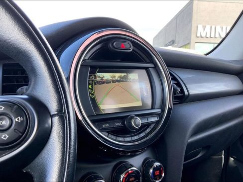 Used 2018 MINI Cooper 4-Door Hardtop image 15