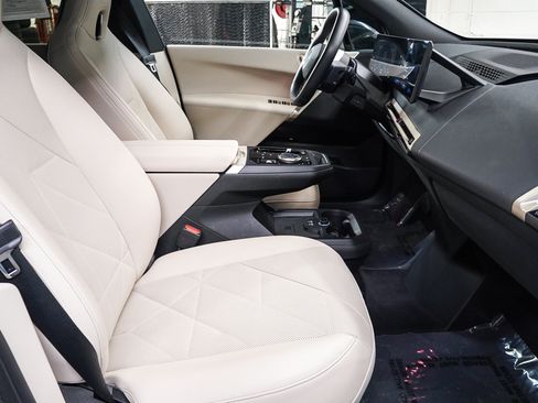 Certified 2024 BMW iX xDrive50 w/ Convenience Package AWD/4WD image 19