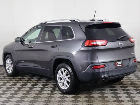 Used 2016 Jeep Cherokee Latitude w/ Cold Weather Group image 6