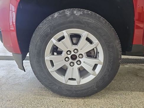 Used 2021 Chevrolet Colorado LT w/ LT Convenience Package AWD/4WD image 23