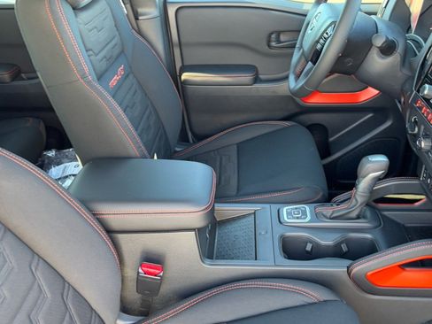 New 2026 Nissan Frontier PRO-4X w/ Pro-4x Convenience Package image 12