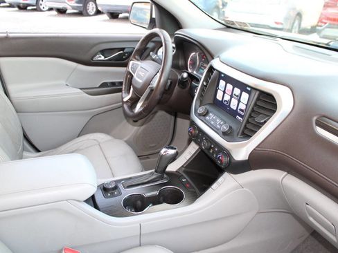 Used 2017 GMC Acadia SLT image 12