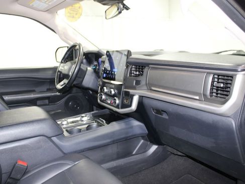 Used 2024 Ford Expedition Max XLT image 24