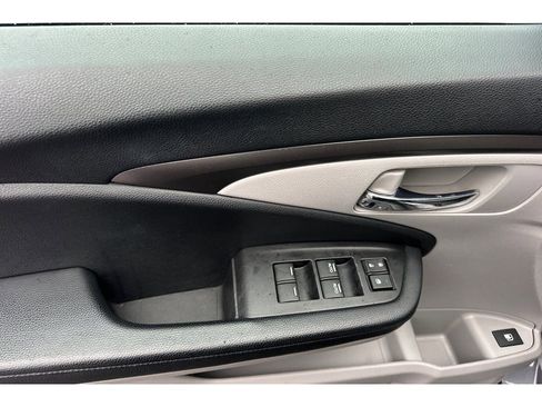 Used 2019 Honda Pilot LX image 13