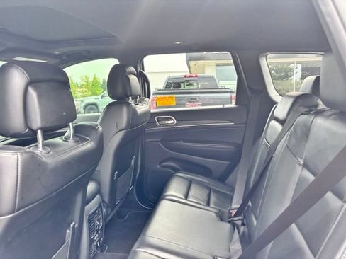 Used 2019 Jeep Grand Cherokee Limited AWD/4WD image 9