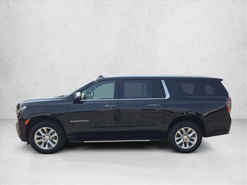 Used 2024 Chevrolet Suburban Premier AWD/4WD image 9
