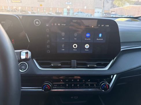 Used 2025 Chevrolet Equinox LT w/ Convenience Package II image 34