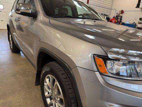 Used 2014 Jeep Grand Cherokee Limited AWD/4WD image 3