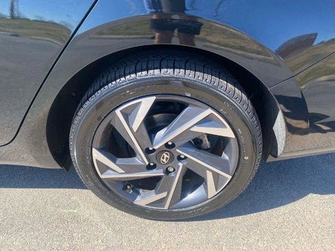 Used 2024 Hyundai Elantra SEL w/ Convenience Package image 31