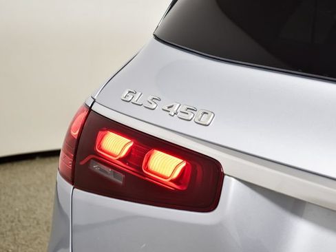Used 2025 Mercedes-Benz GLS 450 4MATIC image 13