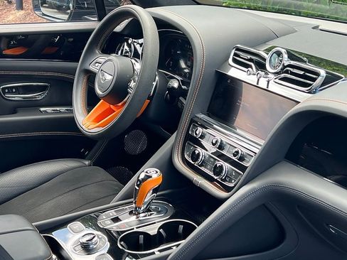 Used 2023 Bentley Bentayga image 51
