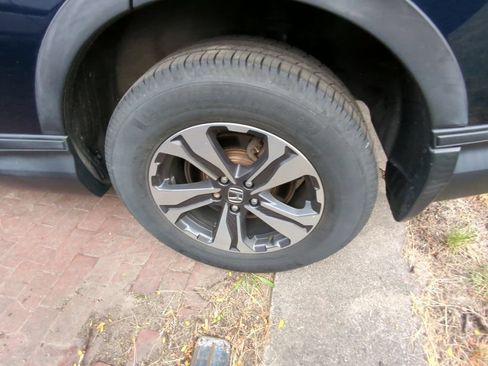 Used 2018 Honda CR-V LX image 5