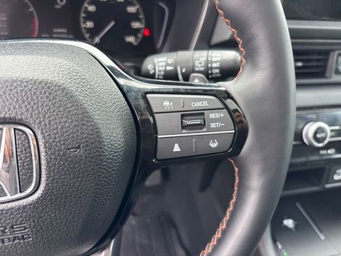 Used 2025 Honda Pilot TrailSport image 18