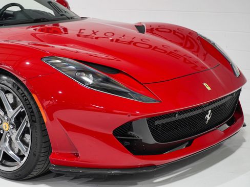 Used 2018 Ferrari 812 Superfast RWD image 24