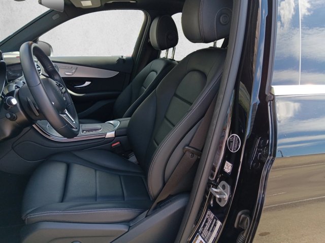 Certified 2022 Mercedes-Benz GLC 300 w/ Premium Package Lite image 16