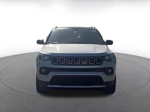 Used 2025 Jeep Compass Limited AWD/4WD image 3