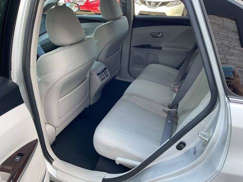 Used 2010 Toyota Venza AWD w/ Convenience Pkg image 26
