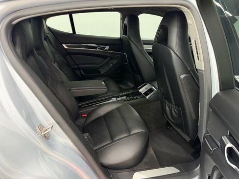 Used 2016 Porsche Panamera S image 17