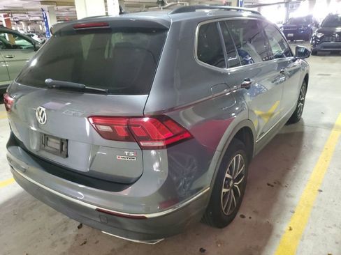 Used 2018 Volkswagen Tiguan SE w/ Panoramic Sunroof Package AWD/4WD image 4