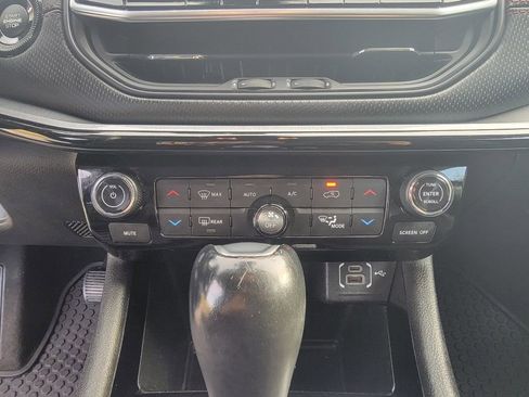 Used 2022 Jeep Compass Trailhawk image 24