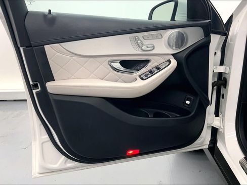 Used 2017 Mercedes-Benz GLC 300 image 19