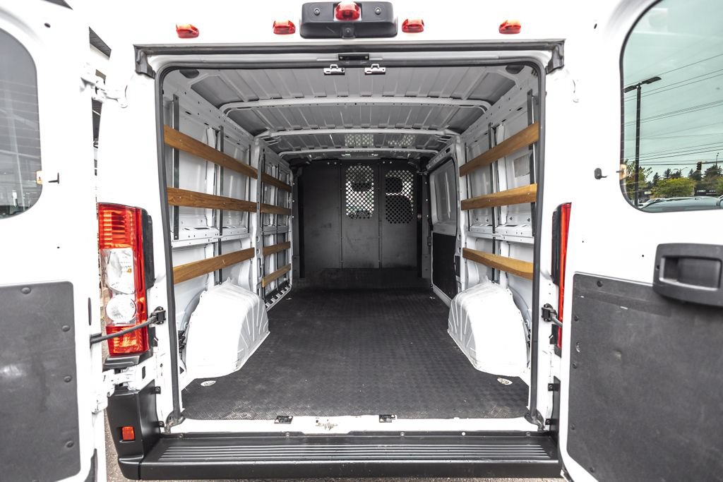 Used 2025 RAM ProMaster 2500 w/ U-Haul Equipment Group FWD image 25
