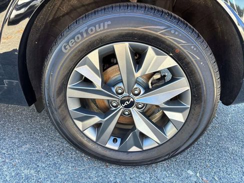 Used 2023 Kia Sportage SX image 7