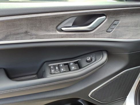 New 2026 Jeep Grand Cherokee Limited image 18