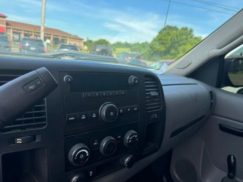 Used 2012 Chevrolet Silverado 1500 W/T AWD/4WD image 15