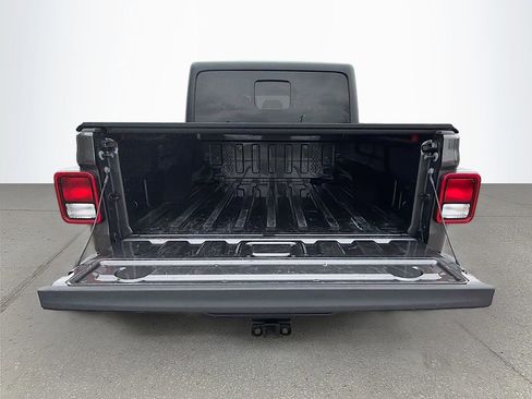 Used 2022 Jeep Gladiator Sport image 13