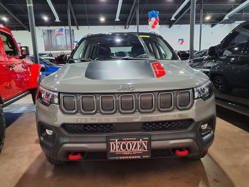 Used 2022 Jeep Compass Trailhawk AWD/4WD image 2
