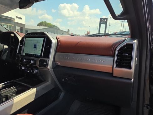 Used 2022 Ford F250 Platinum w/ Tremor Off-Road Package AWD/4WD image 15